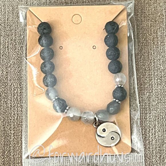 Lava Stone Bracelet with Yin Yang - Picture 6 of 7